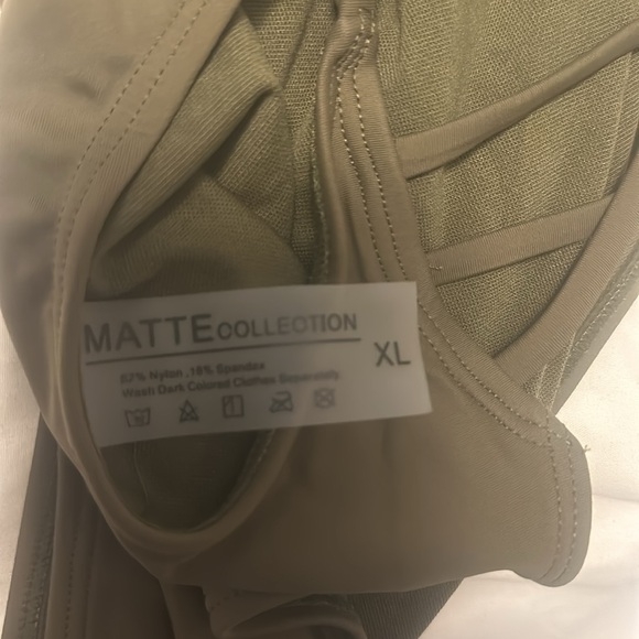 Matte Swim Collection one piece - Picture 4 of 4